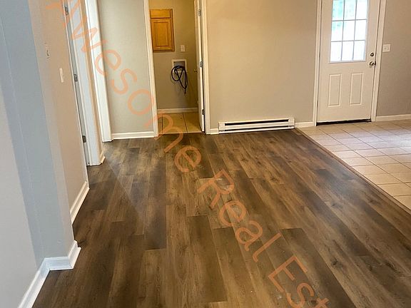 4th image of 637 Yeoman St APT A