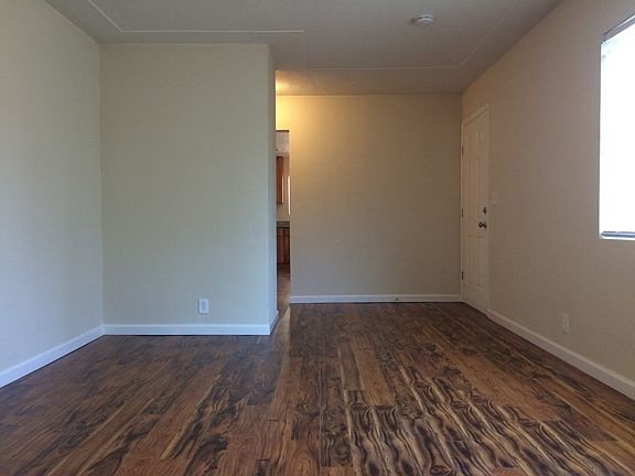 4th image of 320 School Ave