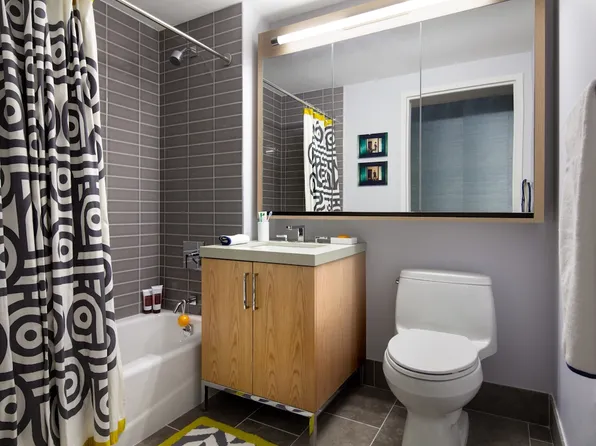505 West 29th Street image 3 of 25