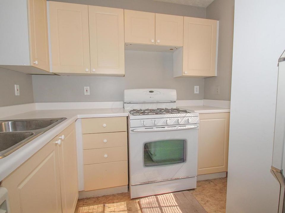 235 Glenkirk Dr Blacklick OH Zillow