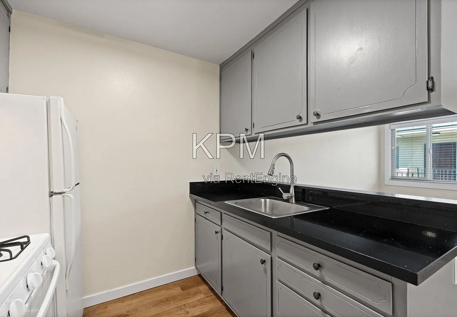 1 bed, 1.0 bath, 520 sqft, $1,295 — Photo 2