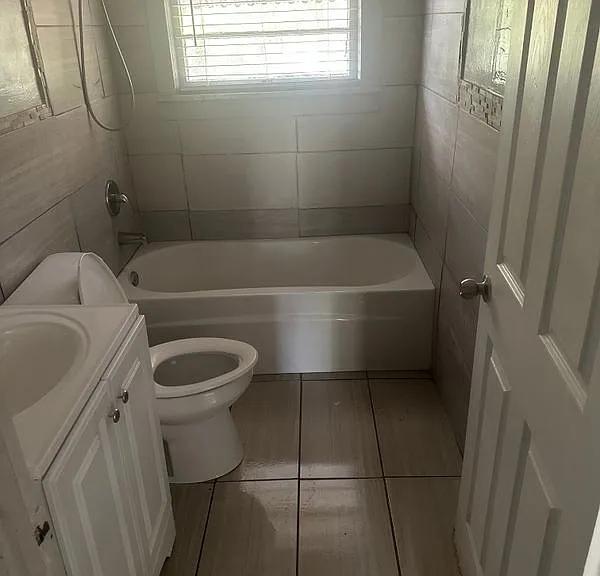 1318 N Mosby Ave — Photo 5