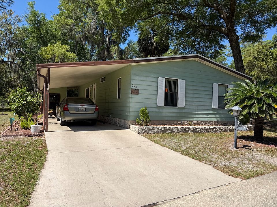 1st image of 690 Pineview Dr