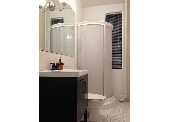 Rented by Warburg | media 30