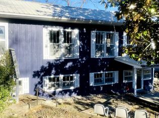 214 Squire Beaver Rd, Eureka Springs, AR 72631