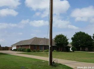139 Suburban Dr, Ovilla, TX 75154