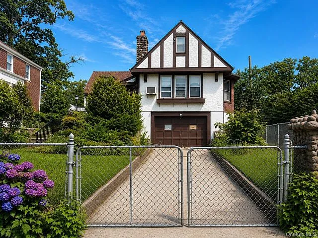 5 bed, 3.0 bath, 2180 sqft, $6,000 — Photo 3