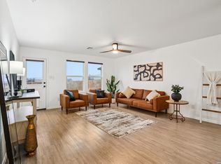 9051 Navarro, Seguin, TX 78155