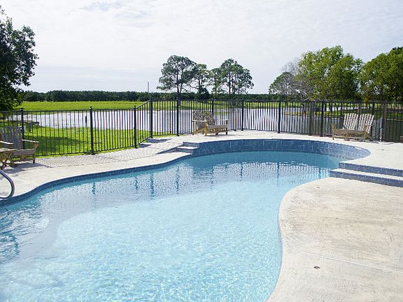 5th image of 147 Deanna Dr