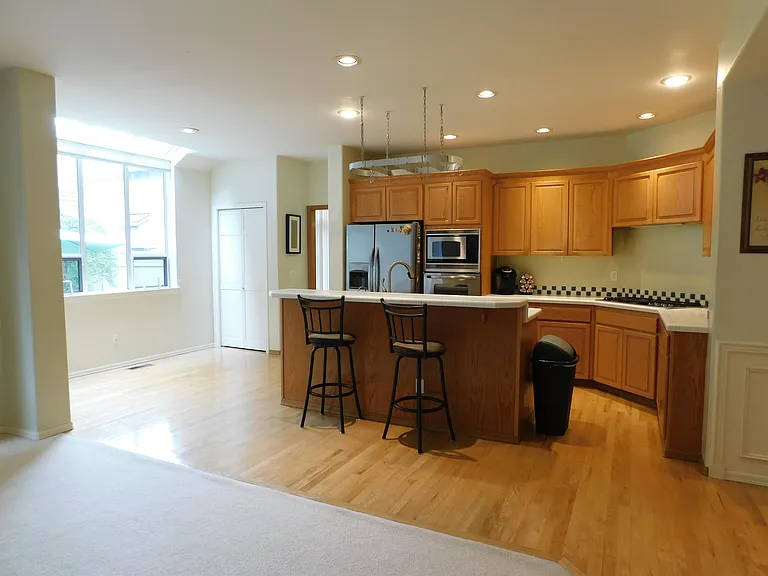 22934 SE 25th Pl — Photo 10