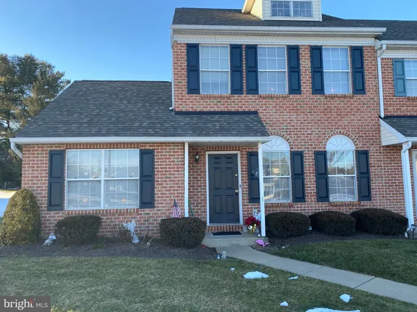 1 Ashfield Ct, Shillington, PA 19607