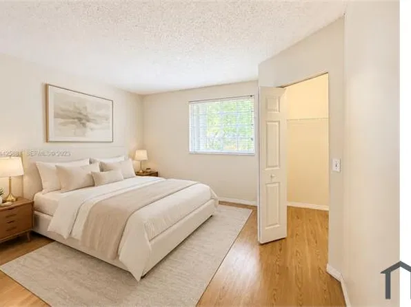 3905 San Simeon Ln, Fort Lauderdale, FL 33331