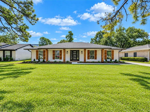 10607 Del Monte Dr, Houston, TX 77042