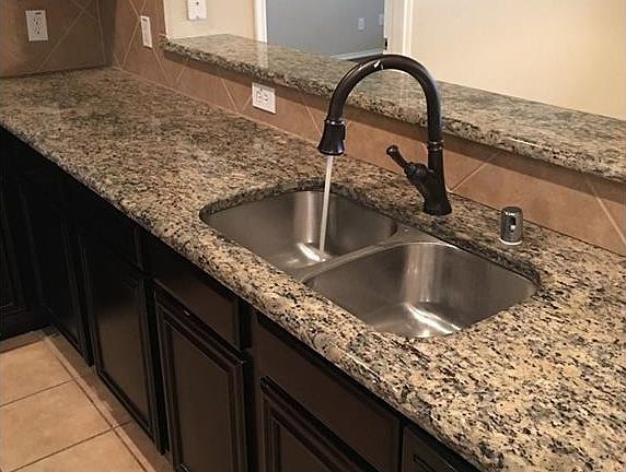 3rd image of 14600 Highland Cir
