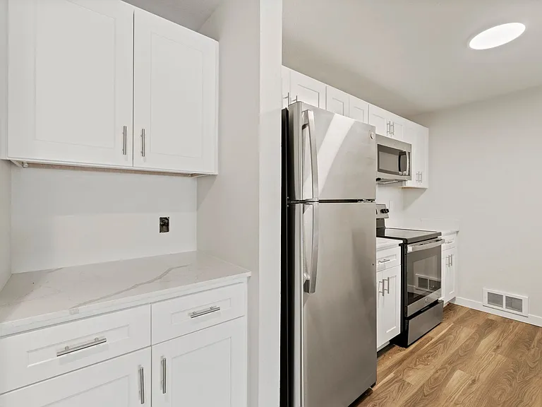 Welcome Home to James Apartment Lakewood , WA — Photo 11