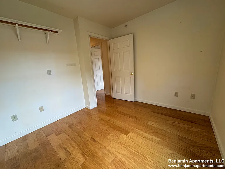 34 Raymond St #2 — Photo 8
