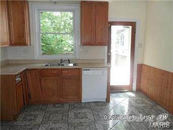 1st image of 2937 Endicott Ave