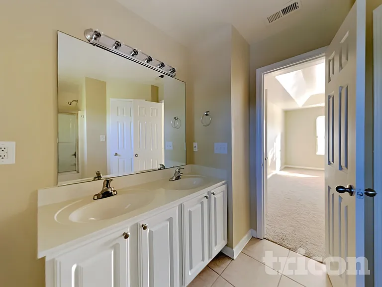 7431 Fowler Springs Ln — Photo 11