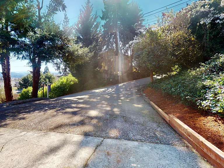 2145 Webb St — Photo 3