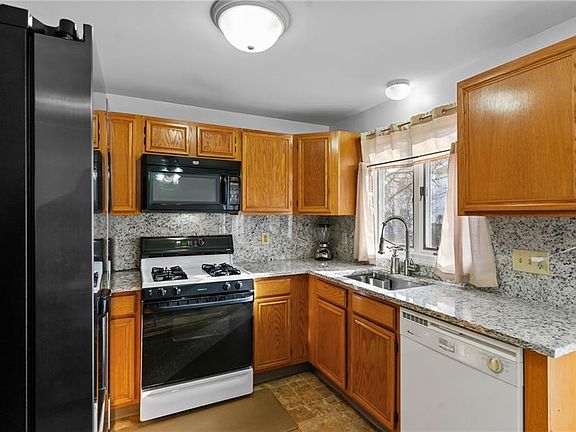 4th image of 15 Packard Ave APT 105