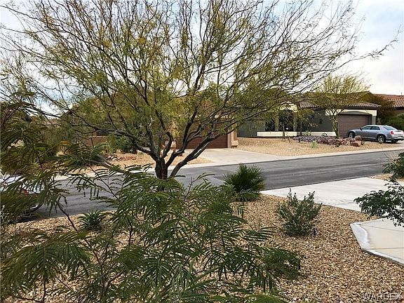 4th image of 2872 Esmerelda Dr