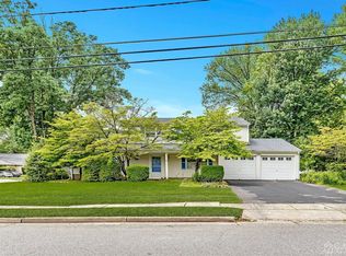1 Dale Dr, Edison, NJ 08820