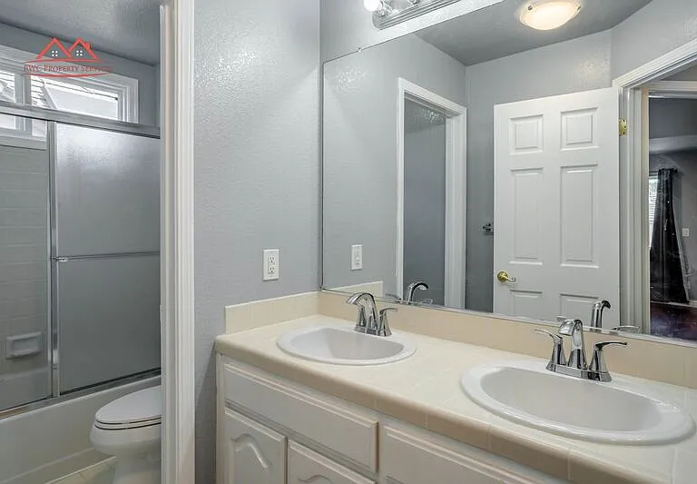 6497 Hirabayashi Dr — Photo 32