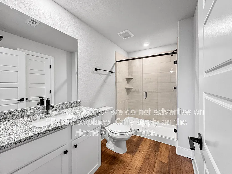 5 bed, 3.5 bath, 2823 sqft, $2,445 — Photo 4