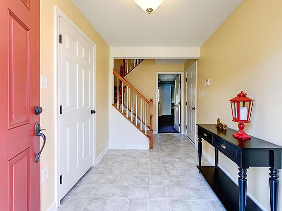 3rd image of 139 Larose Dr