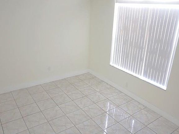 4th image of 245 NE 141st St #3C