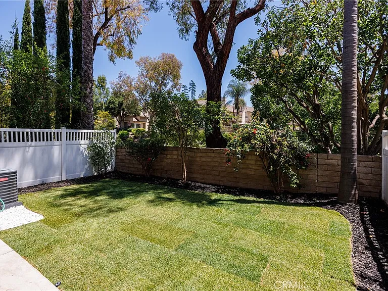 26201 Sunnyglen Ave — Photo 21