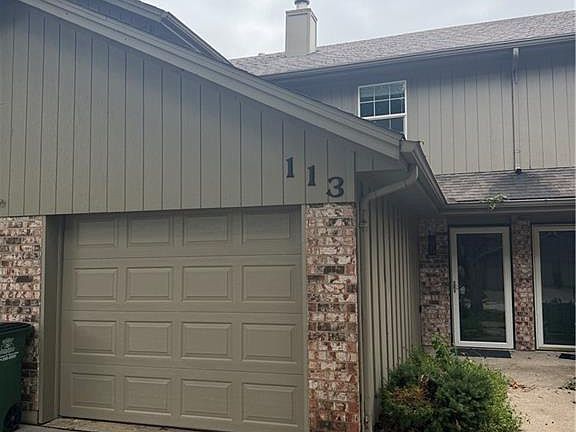 2nd image of 113 NE Greystone Dr