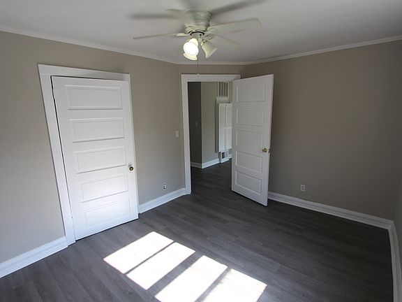5th image of 806 Green St