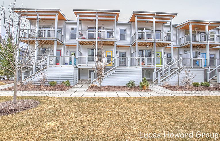 1st image of 2096 Celadon Dr Ne #39