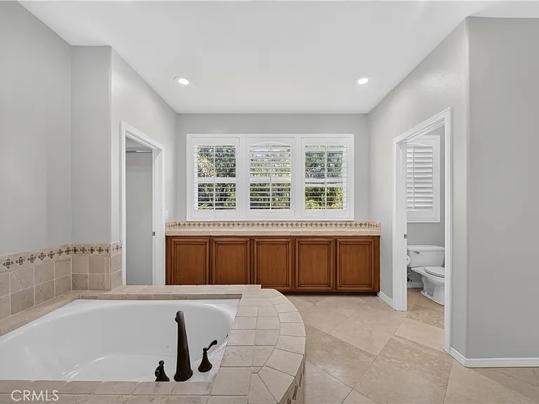 6 Westchester Ct — Photo 37