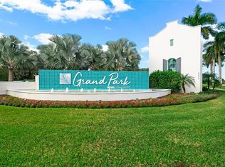 10153 Lake Wales Cir, Sarasota, FL 34241