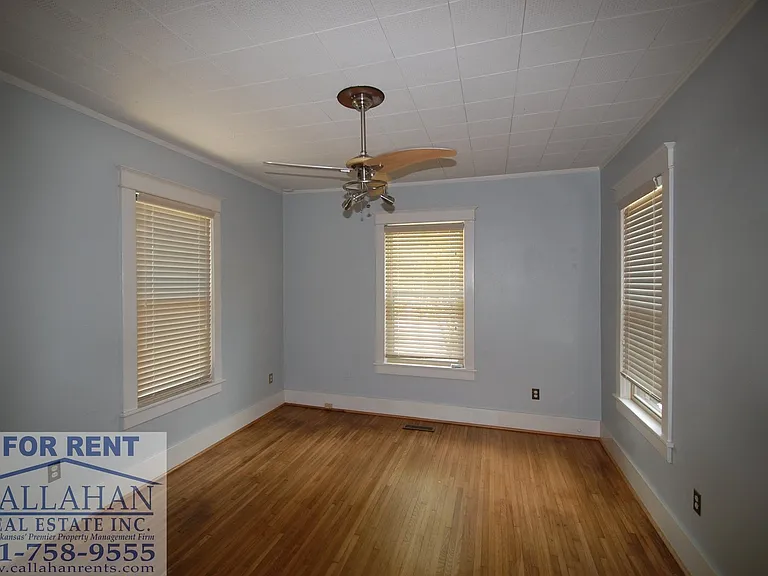 917 Skyline Dr — Photo 11