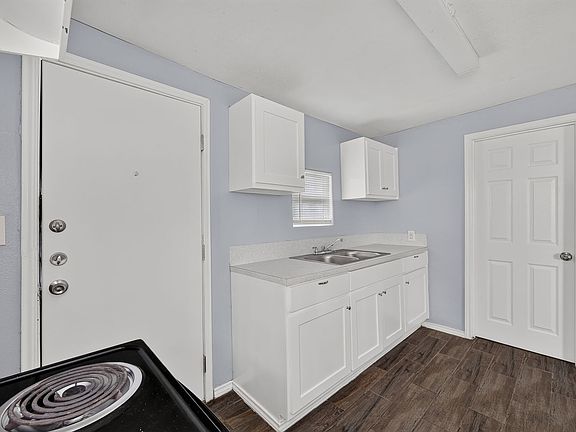 4th image of 107 N Main St #3
