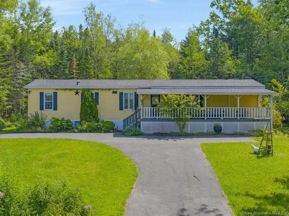 99 Bonney Rd, Hampton, NB E5N 7A4