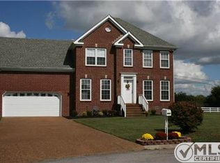 2780 Iroquois Dr, Thompsons Station, TN 37179