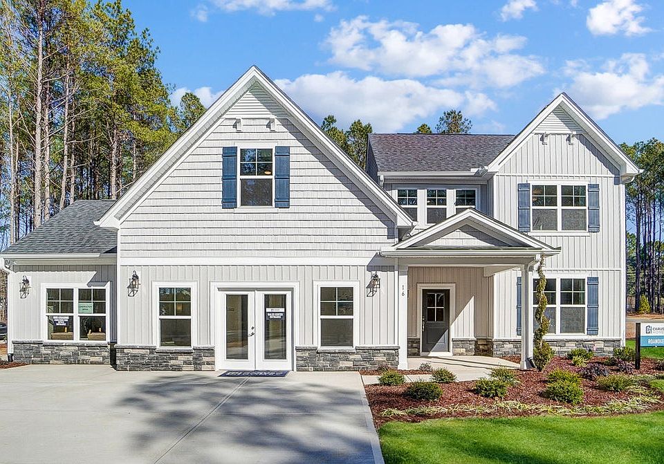 Roanoke Sales Model - Elevation 3