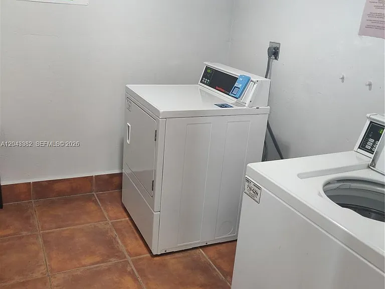 9001 SW 77th Ave #C606 — Photo 11