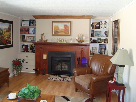 3rd image of 5434 Kingbird Ct NE