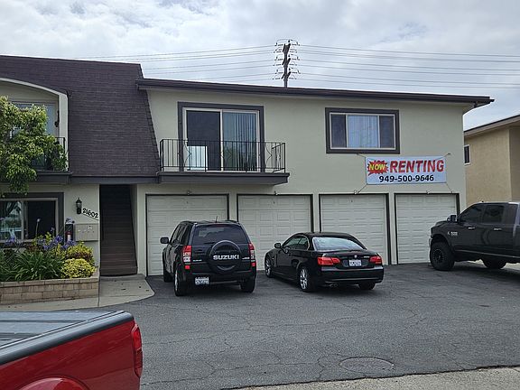 Upstairs apartment (Unit D) over garages
