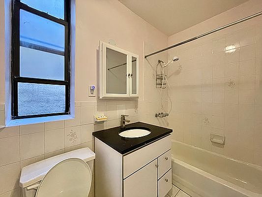 5th image of 352 W 56th St APT 5A