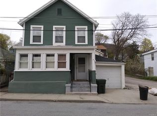 5 Cooks Ln, Highland Falls, NY 10928