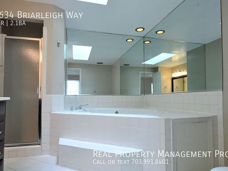 6634 Briarleigh Way — Photo 3