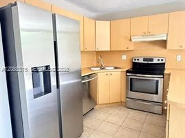 16042 SW 86th Ln #Townhouse 16042, Miami, FL 33193