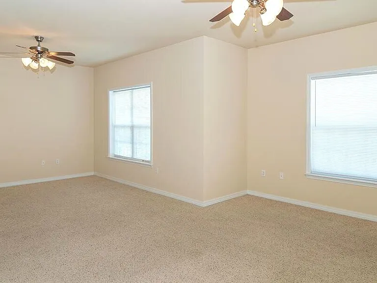 1469 Bentley Cir — Photo 14