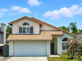 251 Royal Glen Dr, Fallbrook, CA 92028